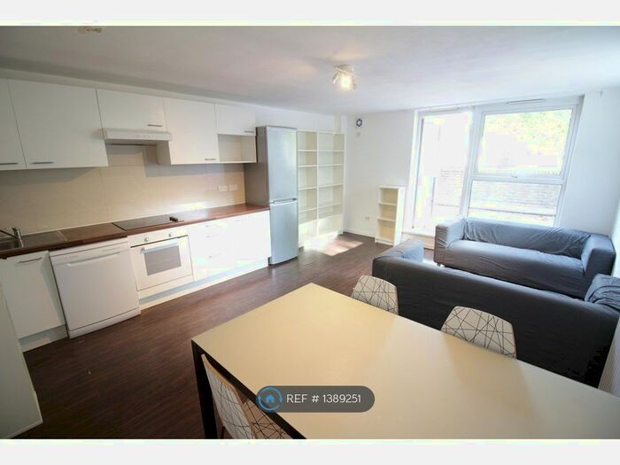 4 Bedroom Flat To Rent In Forge Place, London, NW1