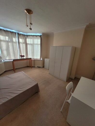 1 Bedroom Terraced House To Rent In Treve Avenue, Harrow/ Harrow On The Hill HA1