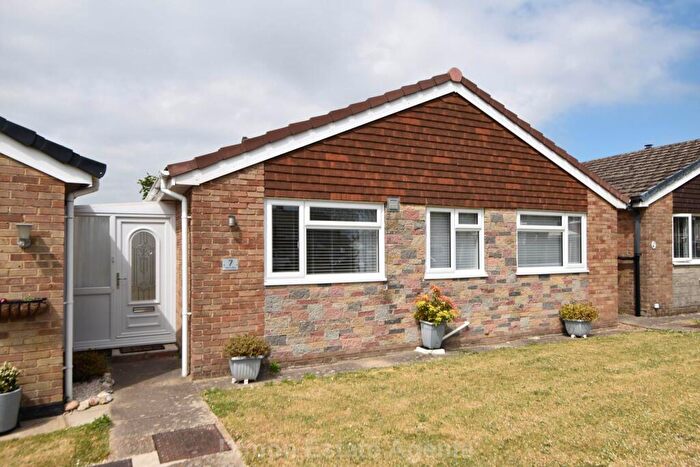 2 Bedroom Detached Bungalow For Sale In Heron Way, Peel Common, PO13