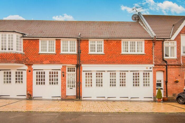 3 Bedroom Mews To Rent In De Walden Mews, Meads Road, Eastbourne, BN20
