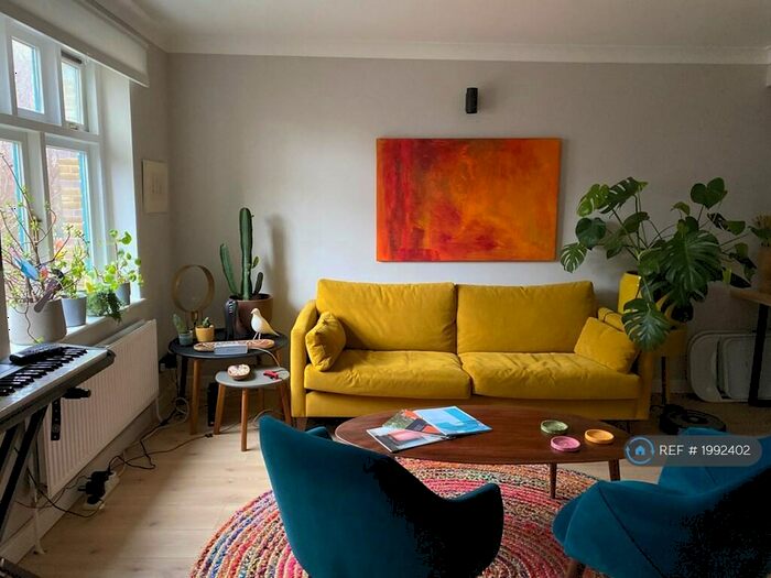 1 Bedroom Flat To Rent In Bishops Court, London, N16