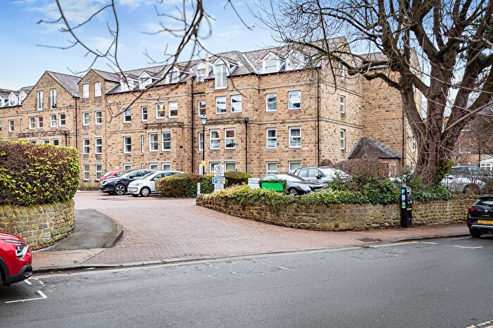 2 Bedroom Flat For Sale In Cunliffe Road, Ilkley, West Yorkshire, LS29