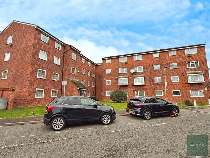 2 Bedroom Flat For Sale In Gurney Close, Barking, IG11