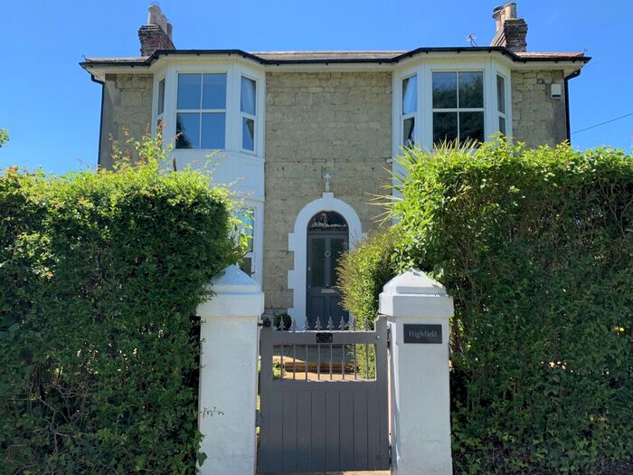 4 Bedroom Detached House To Rent In St Johns Road, Wroxall, PO38
