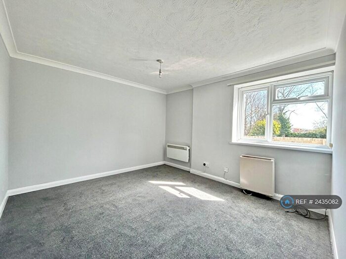 1 Bedroom Flat To Rent In Minster Road, Minster On Sea, Sheerness, ME12