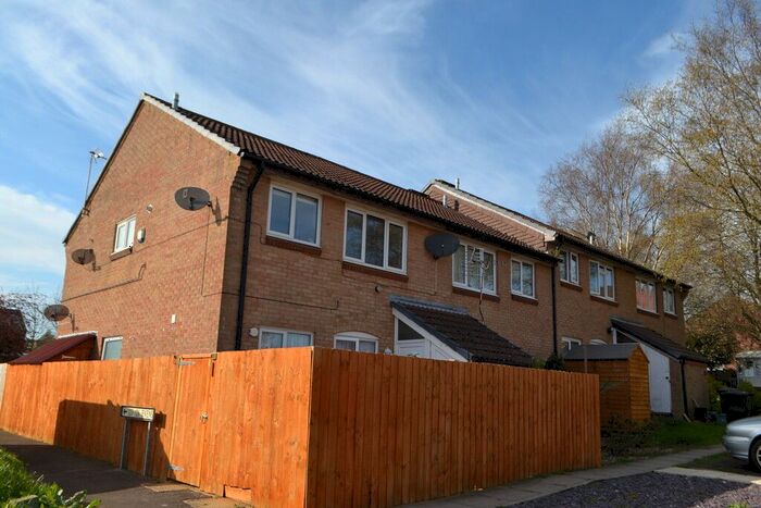 1 Bedroom Flat To Rent In Gainsborough Way, Yeovil, BA21