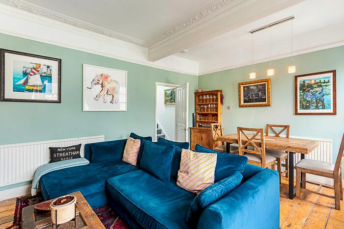 2 Bedroom Flat To Rent In Brading Road, London, SW2