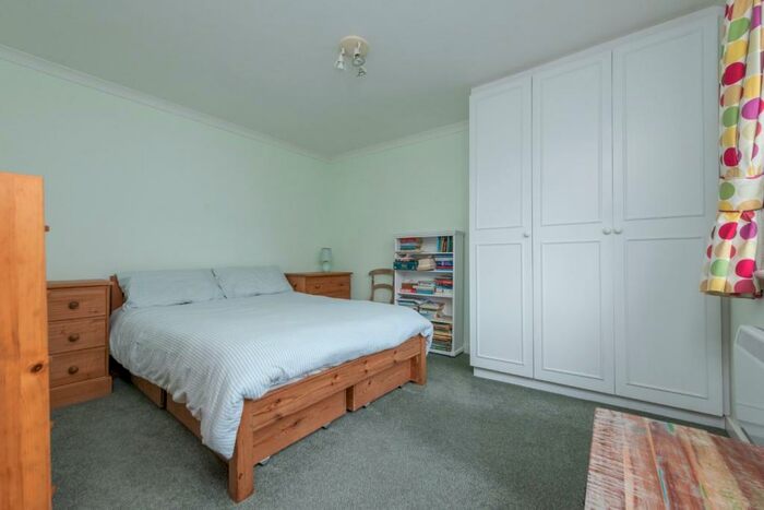 1 Bedroom Apartment To Rent In Warfield Road, London, NW10