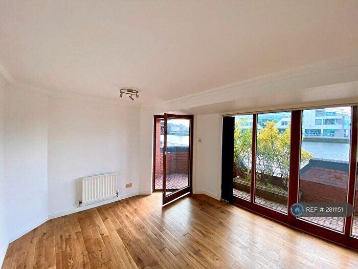 2 Bedroom Flat To Rent In Lancefield Quay, Glasgow, G3