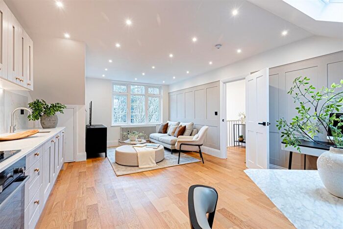 1 Bedroom Flat For Sale In Lordship Park, London, N16