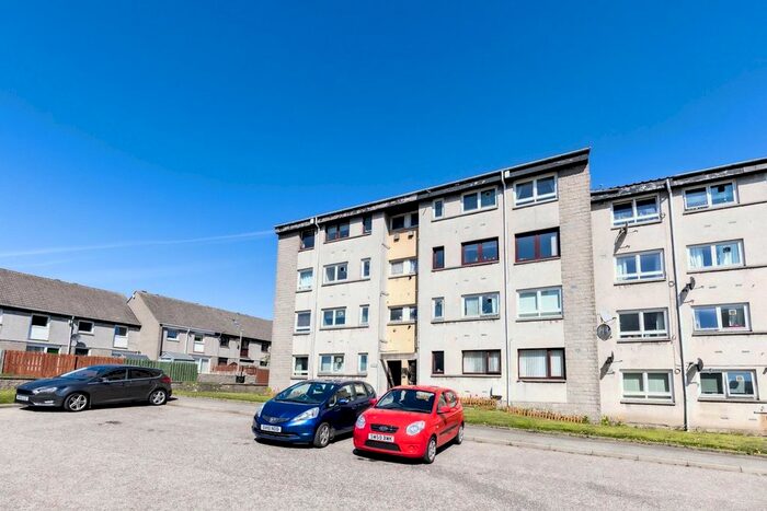 2 Bedroom Flat To Rent In Oldcroft Place, Aberdeen, AB16
