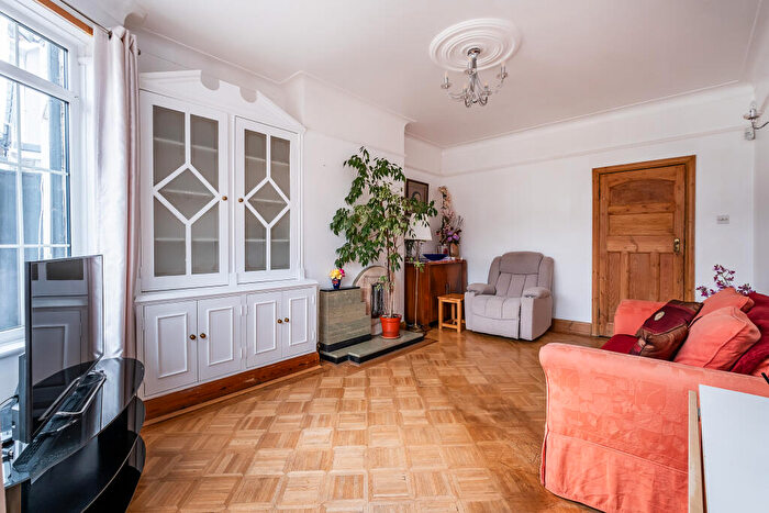 3 Bedroom House For Sale In Chamberlayne Road, London, NW10