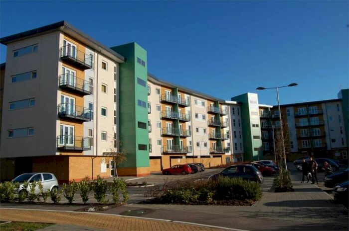 2 Bedroom Flat To Rent In Parkhouse Court, Hatfield, AL10