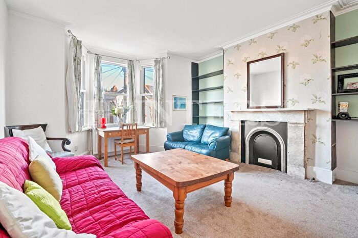 3 Bedroom Flat To Rent In St Pauls Road, Tottenham, N17