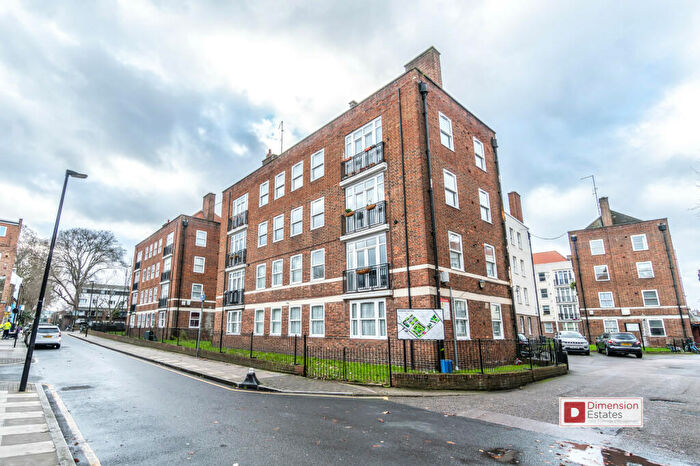 2 Bedroom Flat To Rent In Turin Street, Bethnal Green, London, E2