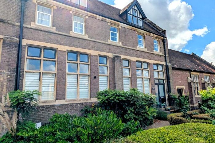 2 Bedroom Apartment For Sale In Old School House, Frances Drive, Dunstable, LU6