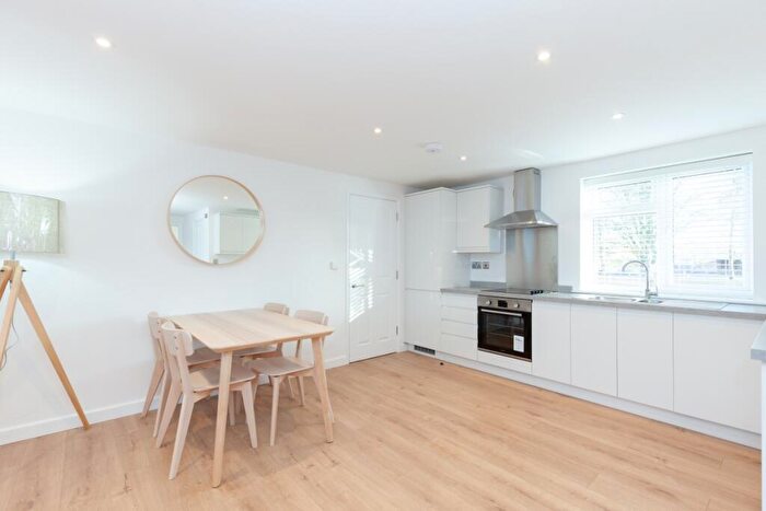 1 Bedroom Apartment To Rent In Downside Road, Risinghurst, OX3