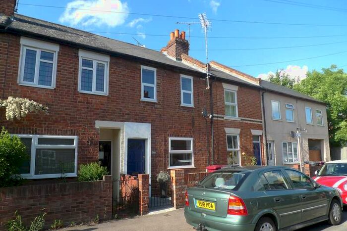 2 Bedroom Terraced House To Rent In South Street, Caversham, Reading, RG4