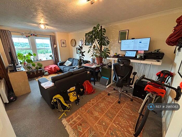 2 Bedroom Flat To Rent In The Cricketers, Leeds, LS5