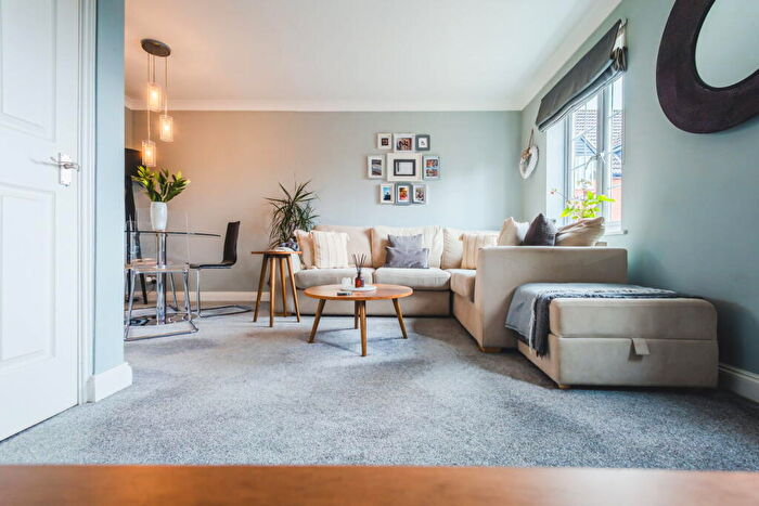 3 Bedroom Town House For Sale In Dewell Mews, Swindon, SN3