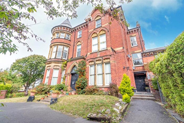 2 Bedroom Flat For Sale In Park Crescent, Southport, Merseyside, PR9