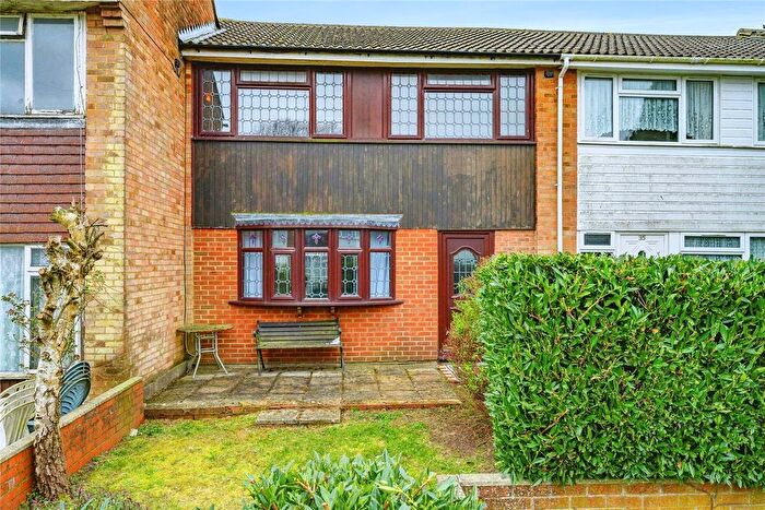 3 Bedroom Terraced House For Sale In Russell Close, Kensworth, Dunstable, Bedfordshire, LU6