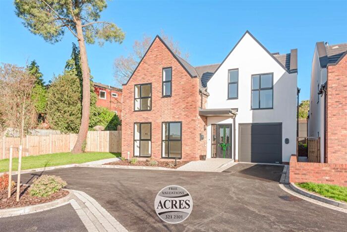 4 Bedroom Detached House For Sale In Lichfield Road, Four Oaks, B74