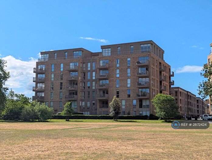 2 Bedroom Flat To Rent In Adenmore Road, London, SE6