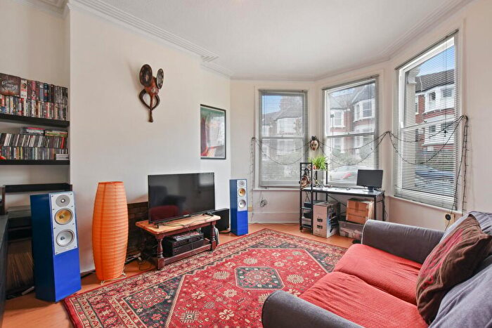 1 Bedroom Apartment To Rent In Victoria Road, London, N22