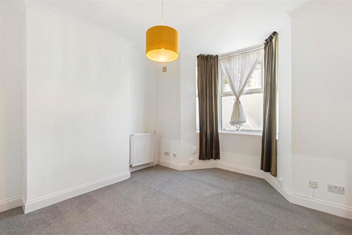 1 Bedroom Flat To Rent In Adys Road, London, SE15