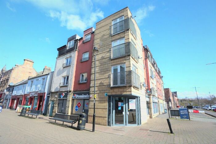 2 Bedroom Flat To Rent In Candleriggs, Alloa, Clackmannanshire, FK10