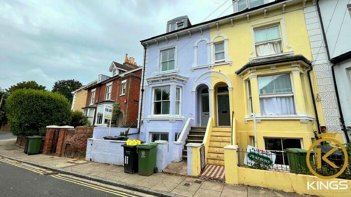 2 Bedroom Apartment To Rent In Albany Road, PO5