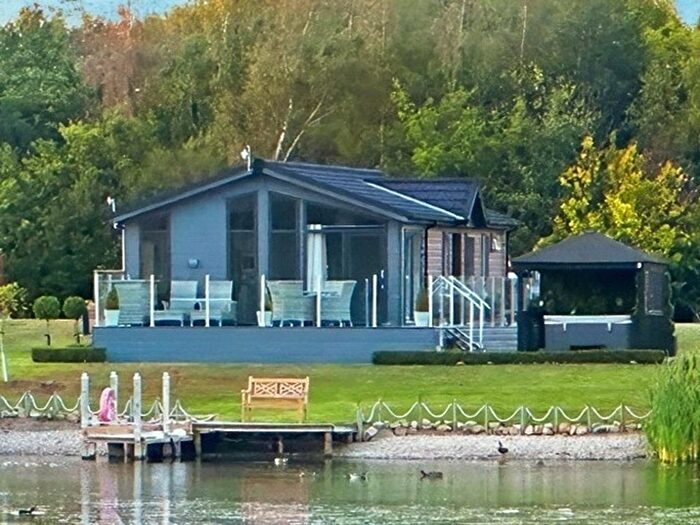 2 Bedroom Lodge For Sale In Heron Lakes, Beverly, HU17