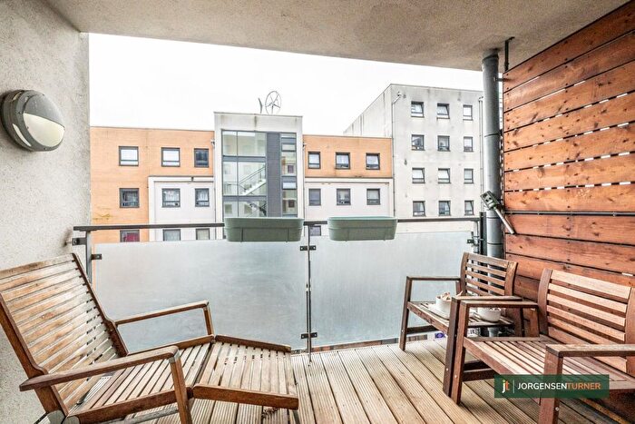 2 Bedroom Flat For Sale In Tesla Court Warple Way, Acton, W3