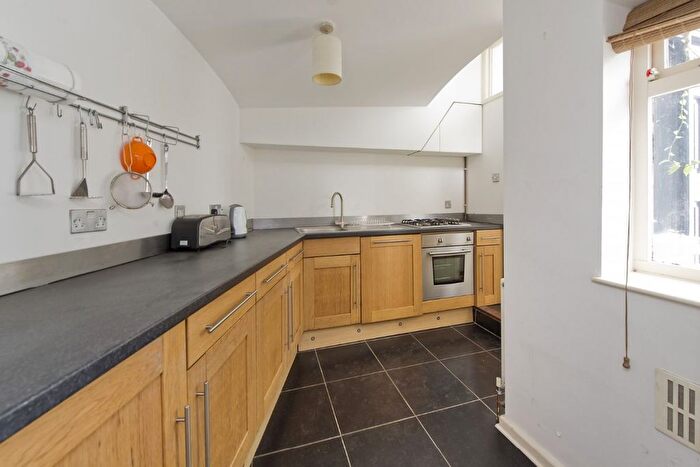 1 Bedroom Flat To Rent In Linden Gardens, London, W2