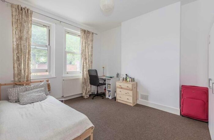 2 Bedroom Apartment To Rent In Market Road, Caledonian Road, N7
