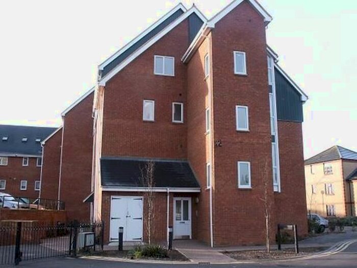 2 Bedroom Flat To Rent In Heron Quay, Bedford, MK40