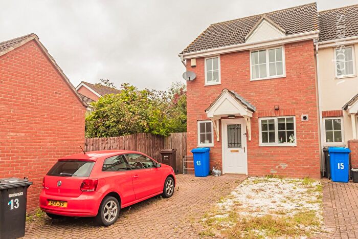 2 Bedroom Semi-Detached House For Sale In Bladewater Road, Norwich, NR5