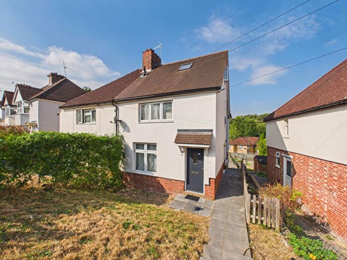 2 Bedroom Flat To Rent In Rowan Avenue, High Wycombe, Buckinghamshire, HP13