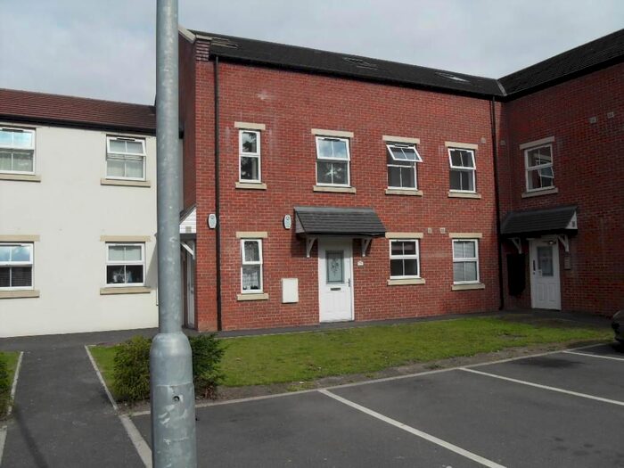2 Bedroom Flat To Rent In Station Road, Ferrybridge, Knottingley, WF11