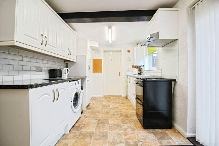 3 Bedroom Semi-Detached House For Sale In Fairford Road, Tilehurst, Reading, RG31