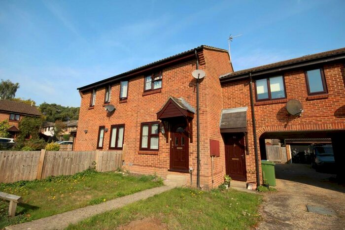 2 Bedroom Terraced House To Rent In Chisbury Close, Forest Park, RG12