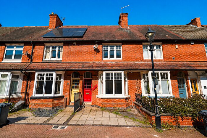 3 Bedroom Terraced House For Sale In Merton Avenue, Leicester, Leicestershire, LE3
