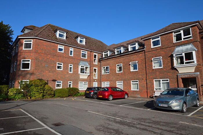2 Bedroom Flat To Rent In Lady Place Court, Market Square, Alton, Hampshire, GU34