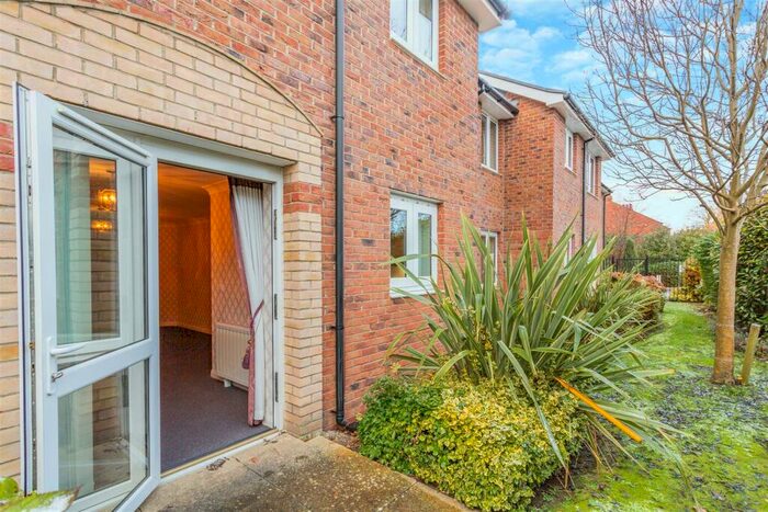2 Bedroom Apartment For Sale In Malpas Road, Northallerton, DL7