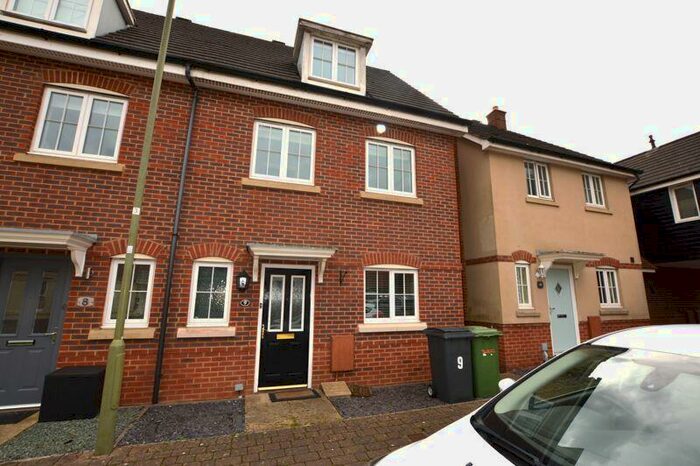3 Bedroom Town House To Rent In Princess Louise Square, Alton, GU34