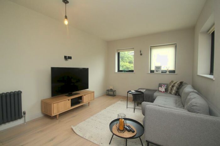 2 Bedroom Property To Rent In Otley Road, Harrogate, HG2