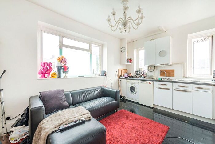 1 Bedroom Flat For Sale In Brewster Gardens, North Kensington, London, W10