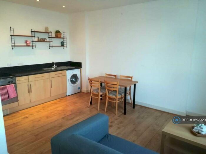 1 Bedroom Flat To Rent In Mcilroys Building, Reading, RG1