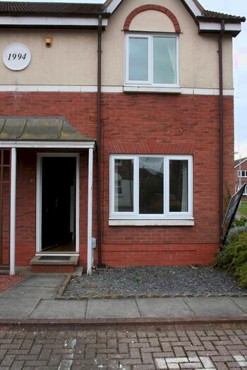 3 Bedroom Terraced House To Rent In Lealholme Court, Howdale Road, Hull, HU8